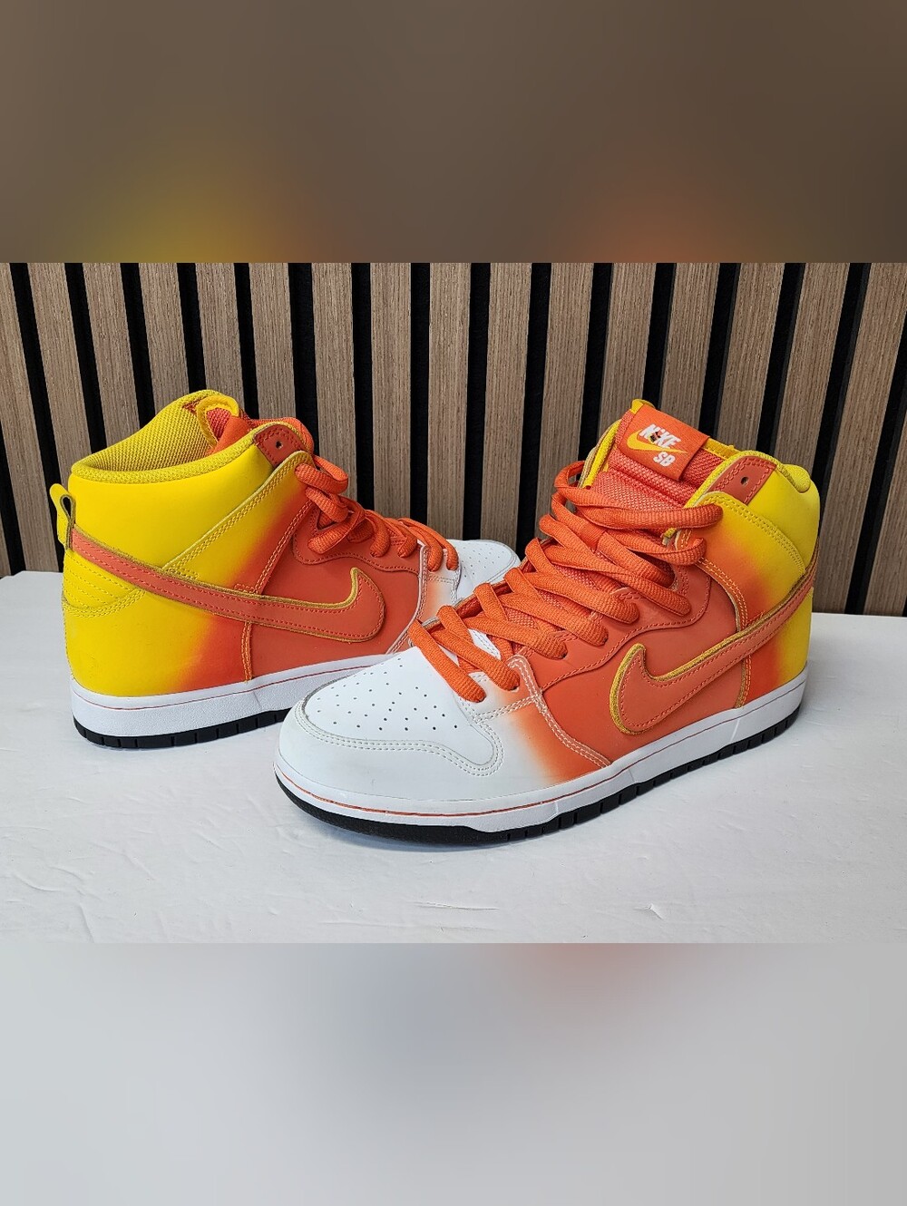 Men’s Nike SB Dunk High Candy Corn Sweet Tooth FN5107-700 Size 10.5 - Picture 3 of 14